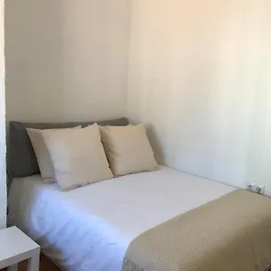 Apartamento Studio Aircon Los Remedios- Calle Niebla, Sevilla